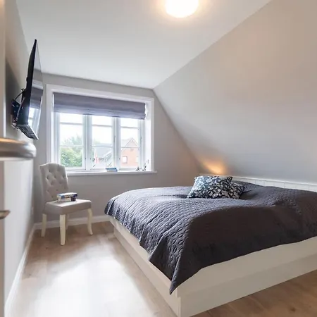 Haus Inselurlaub Hausteil 2 * Oevenum