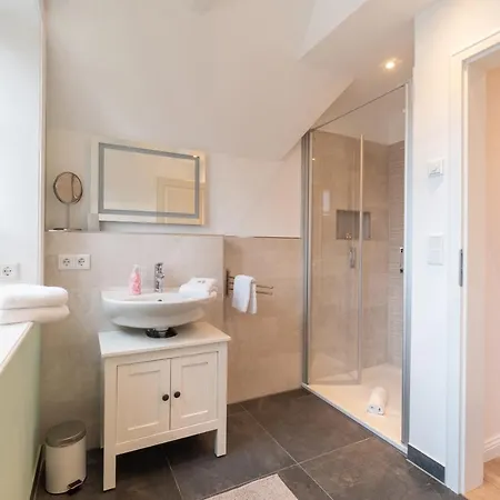 Haus Inselurlaub Hausteil 2 Oevenum