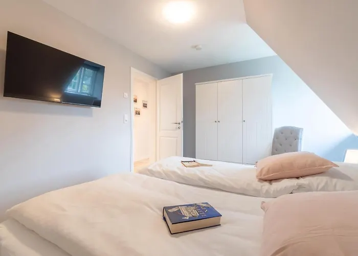 Haus Inselurlaub Hausteil 2 * Oevenum