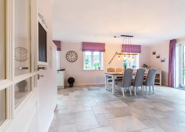 Haus Inselurlaub Hausteil 2 Vakantiehuis Oevenum